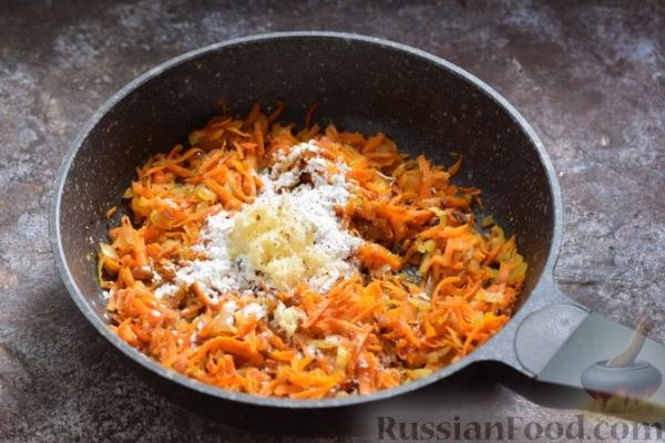 Картофельная запеканка с брокколи и морковью