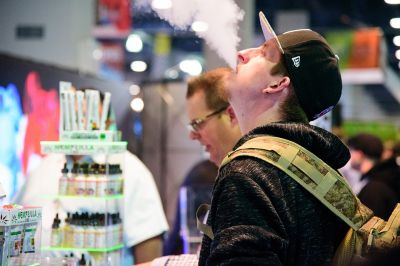 Голикова поручила ввести запрет сдачи в аренду электронных сигарет несовершеннолетним - новости экологии на ECOportal